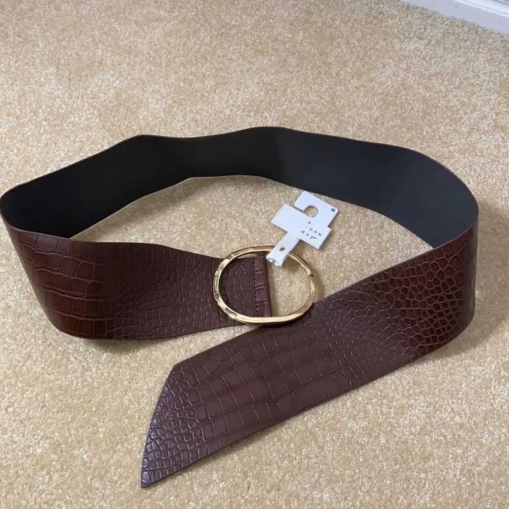 Women’s Barkwood Brown Wide Belt with Gold Buckle M NWT